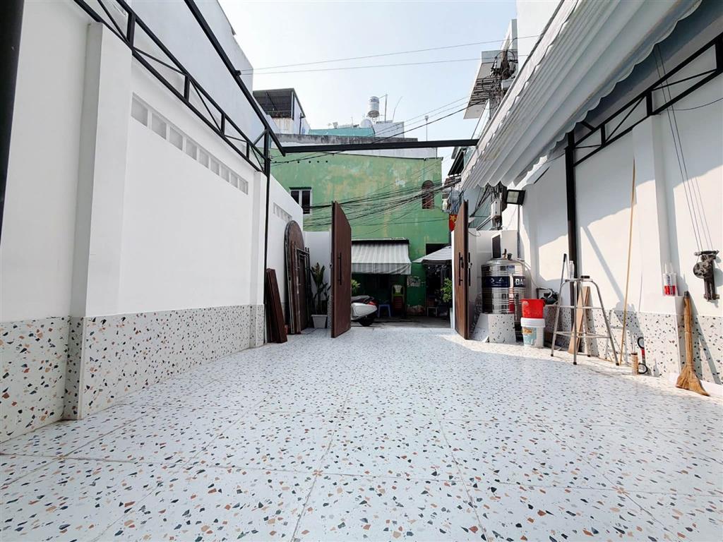 Nhà chợ Rạch Ông nở hậu 5x22 căn góc 3 mặt tiền 40 triệu/tháng