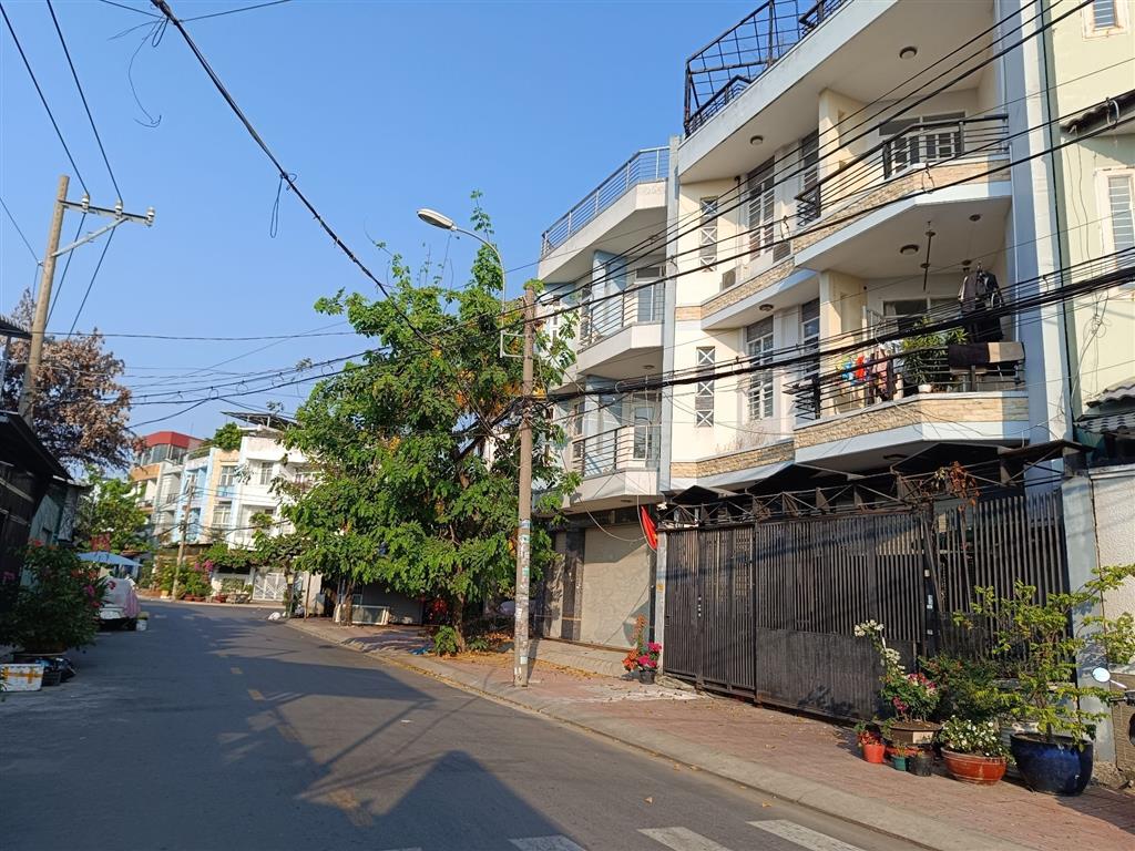 Căn góc mặt tiền ngay chợ Phú Lợi 2, ngang 6m bề thế đường Ba Tơ