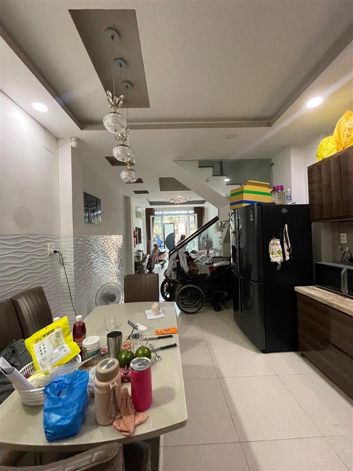 Mặt tiền đối diện Bến xe quận 8, đường Tạ Quang Bửu, 4x16, Nhà đẹp 4 tầng - 0931172218