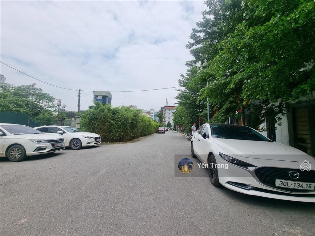 Bán biệt thự lk hoàng quốc việt kéo dài, kd tốt, 96m2 x 6 tầng, 33 tỷ.