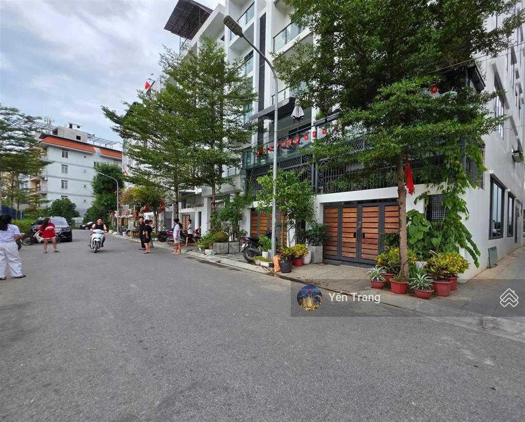 Bán biệt thự lk hoàng quốc việt kéo dài, kd tốt, 96m2 x 6 tầng, 33 tỷ.