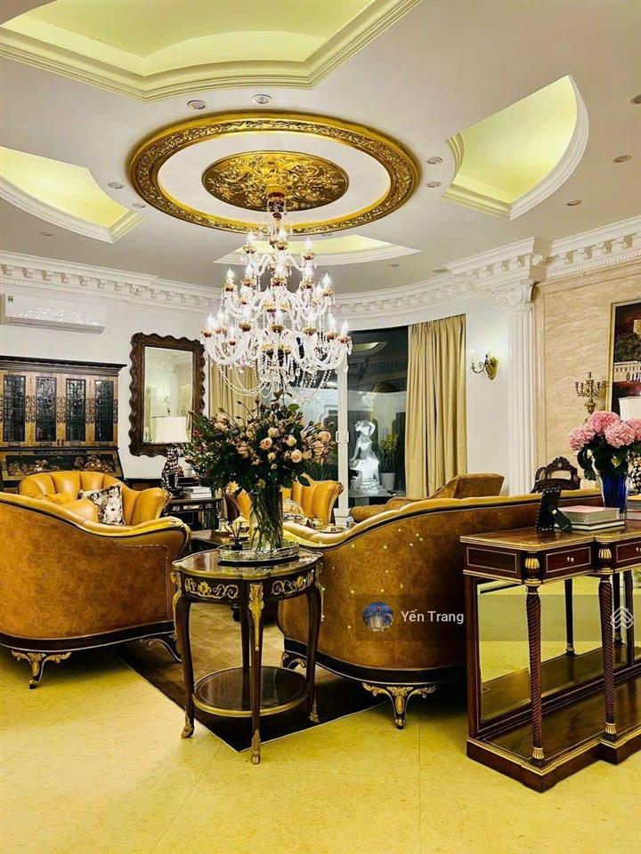 Bán biệt thự thành phố giao lưu, 2 mặt tiền, dt 250m2 x 4 tầng, 85 tỷ.