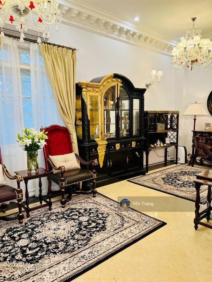 Bán biệt thự thành phố giao lưu, 2 mặt tiền, dt 250m2 x 4 tầng, 85 tỷ.