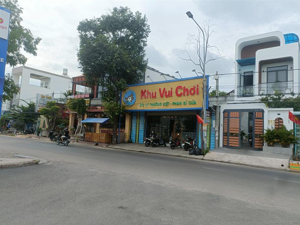 Siêu hot 2 lô thổ cư đối diện siêu thị . thị trấn phan rí cửa, bình thuận
