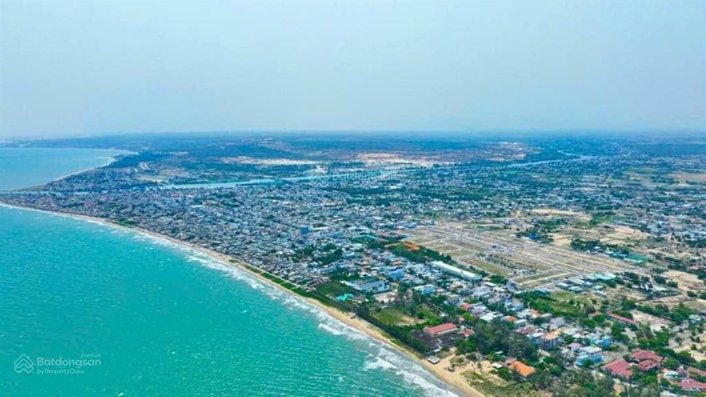 Siêu hot 2 lô thổ cư đối diện siêu thị . thị trấn phan rí cửa, bình thuận