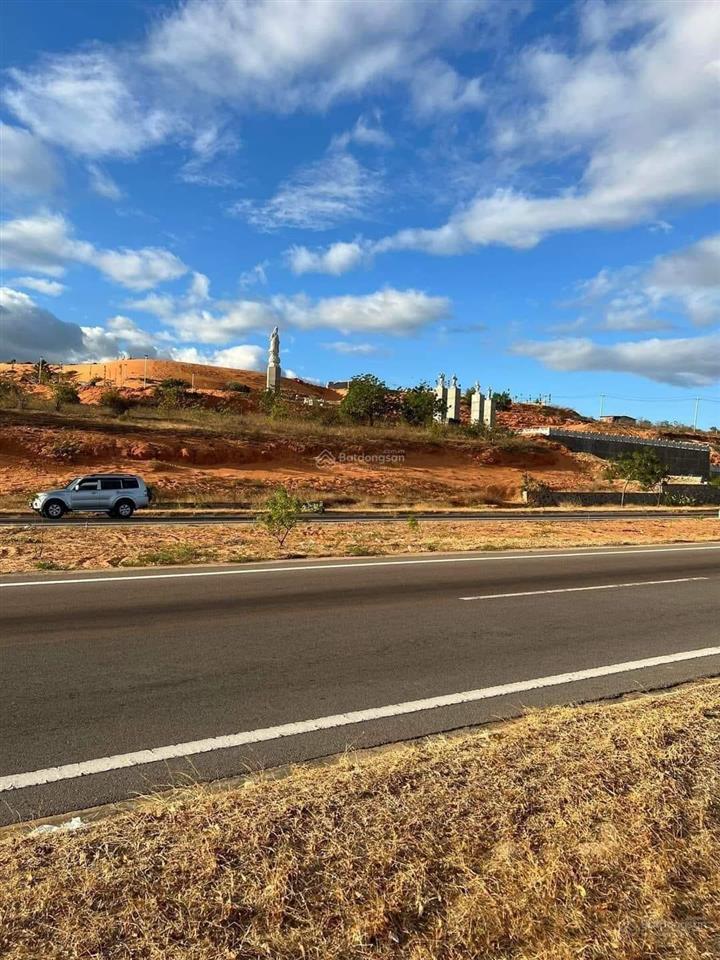 Bán 19 hecta đất mặt tiền nhựa đường 716b xã hòa phú  gần khu du lịch bàu trắng bình thuận