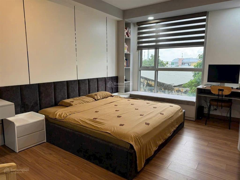 Chính chủ bán chung cư saigon airport 95m2 2pn 2wc full nt giá 6ty9 sổ sẳn