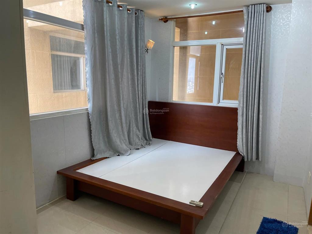 Chính chủ bán cc hoàng kim thế gia 3pn 2wc giá 3 tỷ 2 sổ sẵn