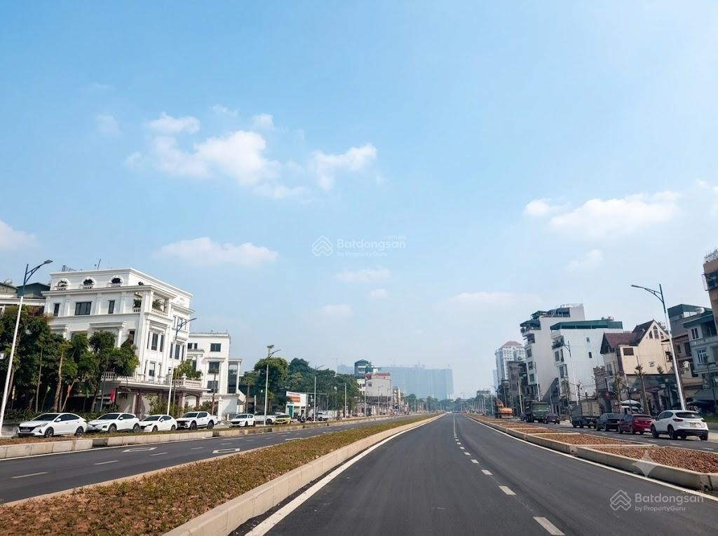 Cho thuê biệt thự góc 332m2 mặt đường nguyễn văn huyên kéo dài giá 90 tr/tháng