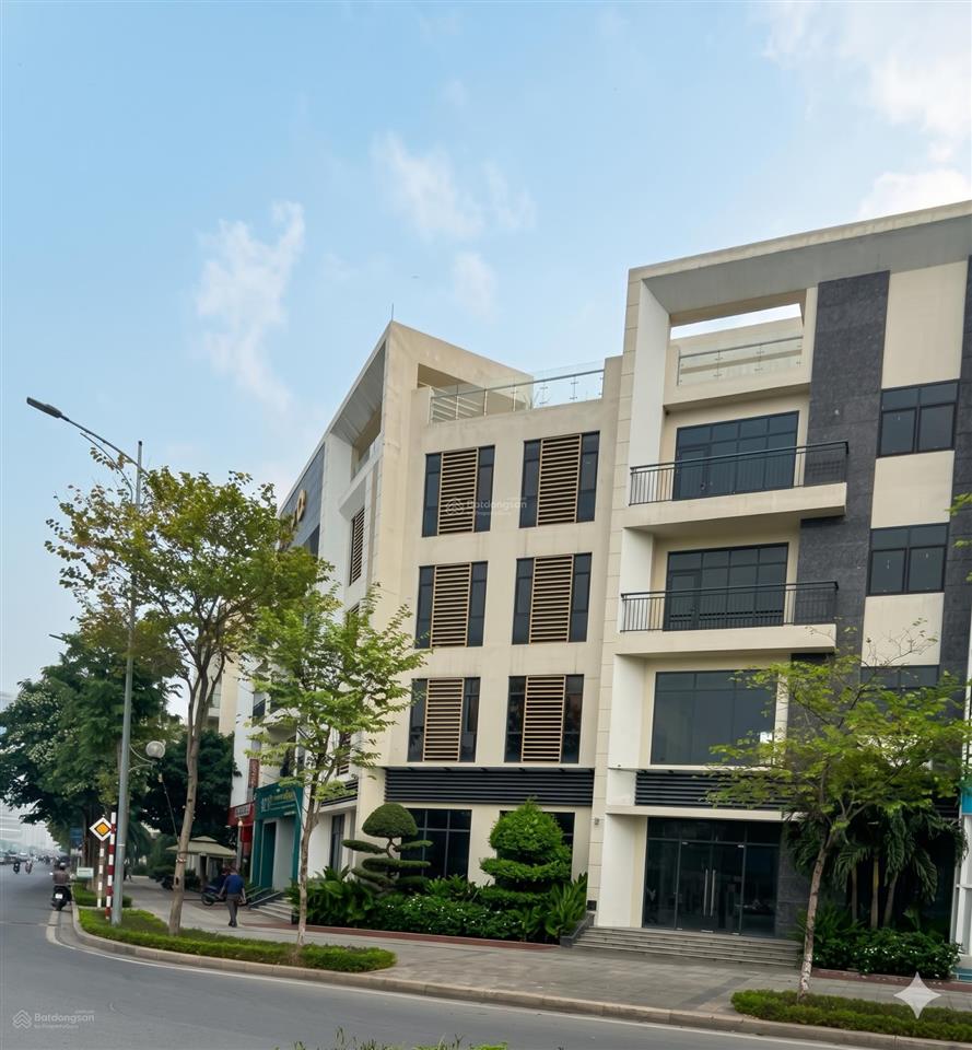 Cho thuê shophouse starlake tây hồ tây. mặt tiền hơn 30m vị trí nổi bật nhận diện thương hiệu dễ