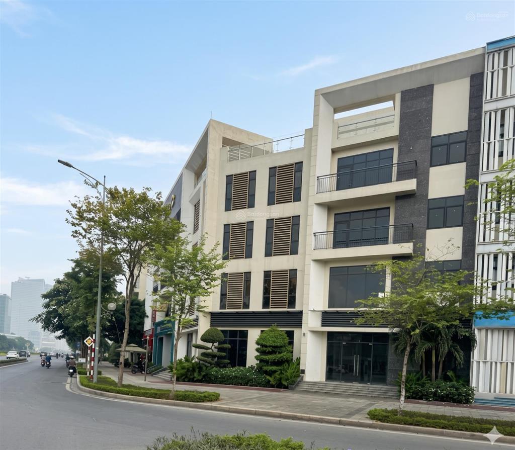 Cho thuê shophouse starlake tây hồ tây. mặt tiền hơn 30m vị trí nổi bật nhận diện thương hiệu dễ