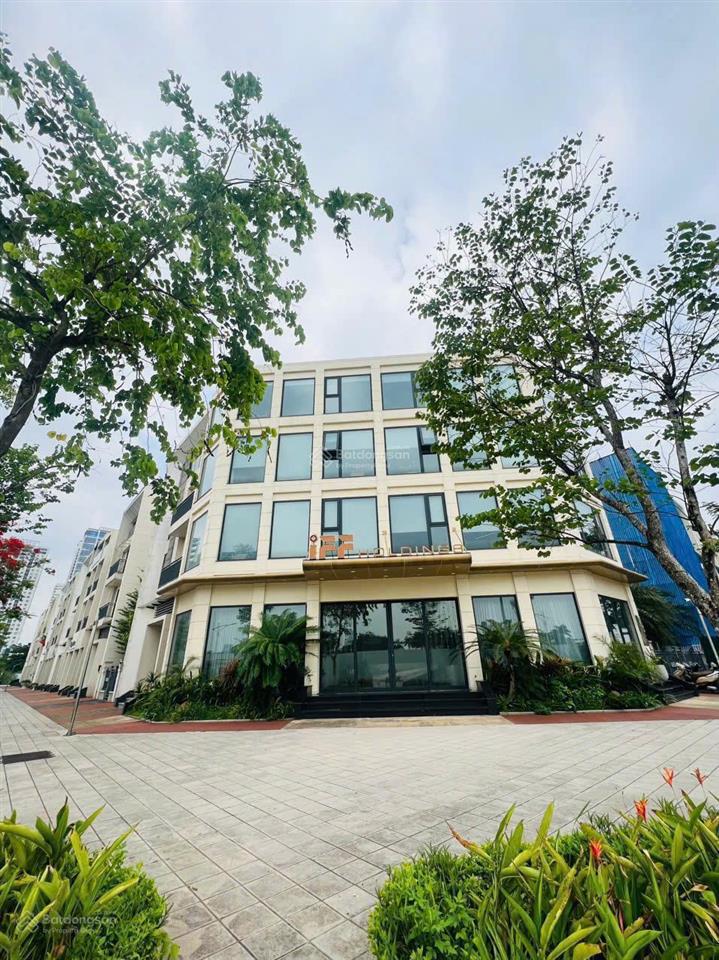 Cần bán gấp!!! shophouse 250m hàng hiếm  góc ngã tư starlake tây hồ tây vị trí kim cương