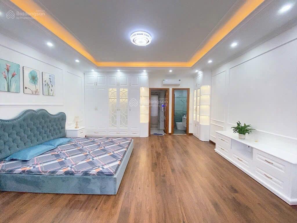 Cho thuê nhà 5.5 tầng thang máy trần bình, cầu giấy