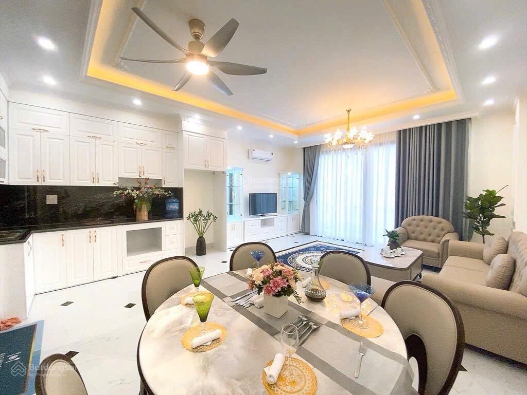 Cho thuê nhà 5.5 tầng thang máy trần bình, cầu giấy