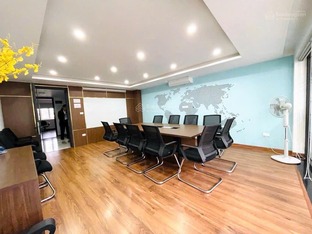 Cho thuê nhà trường chinh 7 tầng thông sàn thang máy