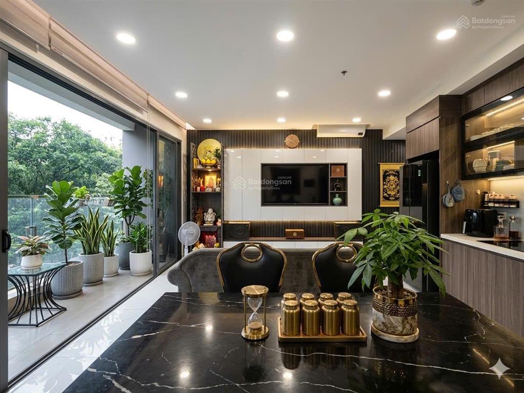 Bán 3pn 3wc căn góc  diamond centery 121m2 c5view rừng full nội thất 0909 856 ***