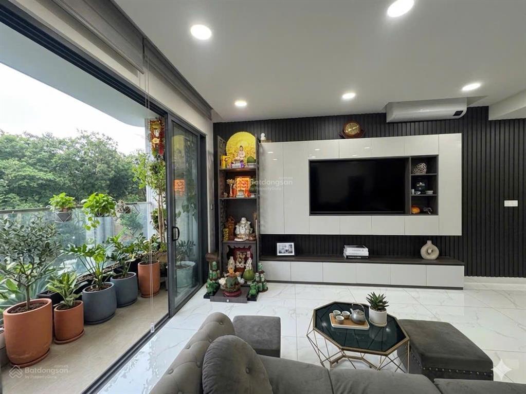 Bán 3pn 3wc căn góc  diamond centery 121m2 c5view rừng full nội thất 0909 856 ***