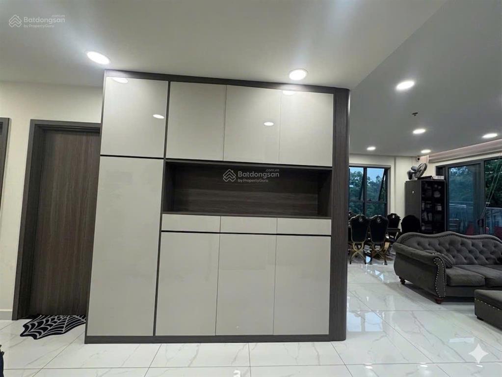 Bán 3pn 3wc căn góc  diamond centery 121m2 c5view rừng full nội thất 0909 856 ***