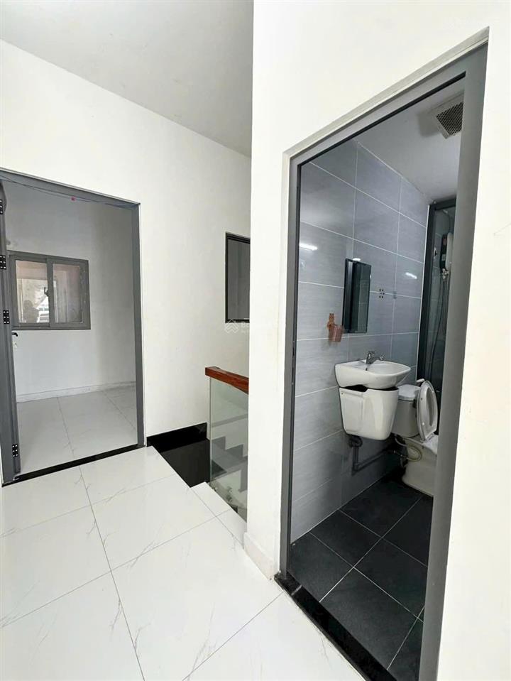 Thật 100% chỉ 4.79 triệu/tháng studio full nội thất có cửa sổ ban công. tách bếp khu pxl phú nhuận