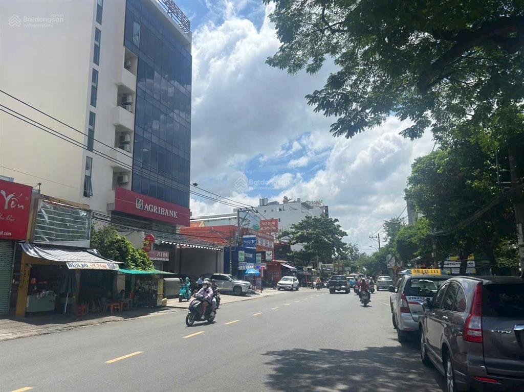 Tin chuẩn thật 100% mặt tiền 12x18m. 198m2 hầm 8 tầng mới toà nhà tốt nhất quận 1. thu 250 triệu
