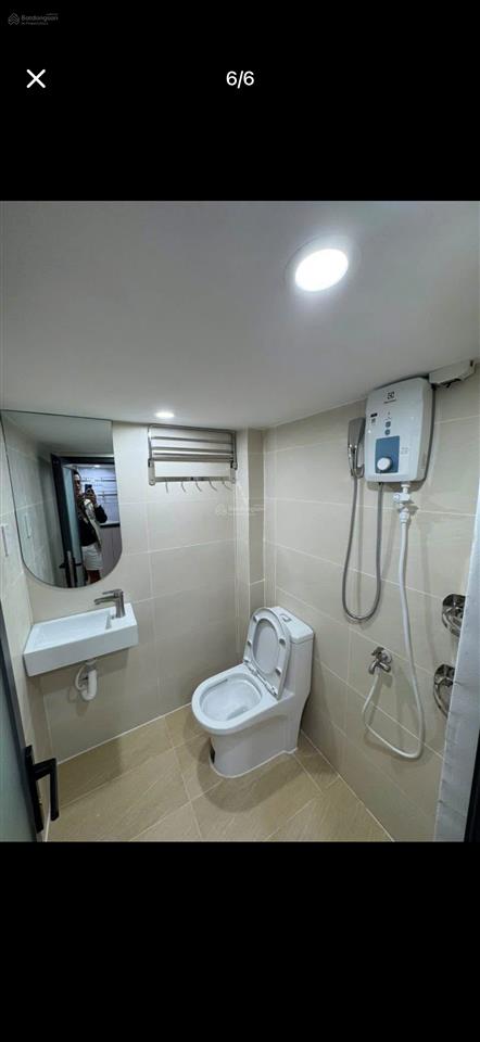 Rẻ và tốt (89 triệu/m2) thu khoán 200 triệu/tháng hầm 6 lầu 10x30m. 280m2 (70 phòng) phan văn trị