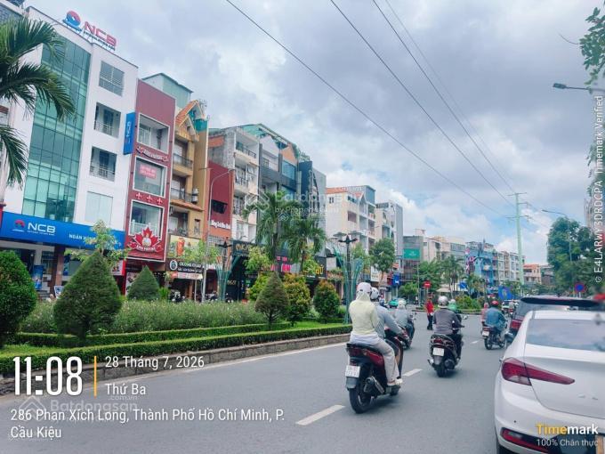 Thật 100% giá rẻ tòa nhà 220 triệu/tháng. mặt tiền 12m x 18m, hầm 5 lầu phan xích long, p.2 pn