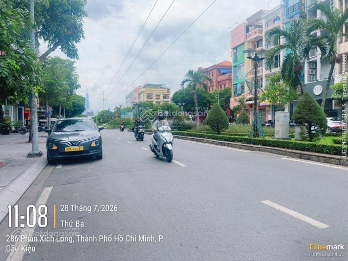 Thật 100% giá rẻ tòa nhà 220 triệu/tháng. mặt tiền 12m x 18m, hầm 5 lầu phan xích long, p.2 pn