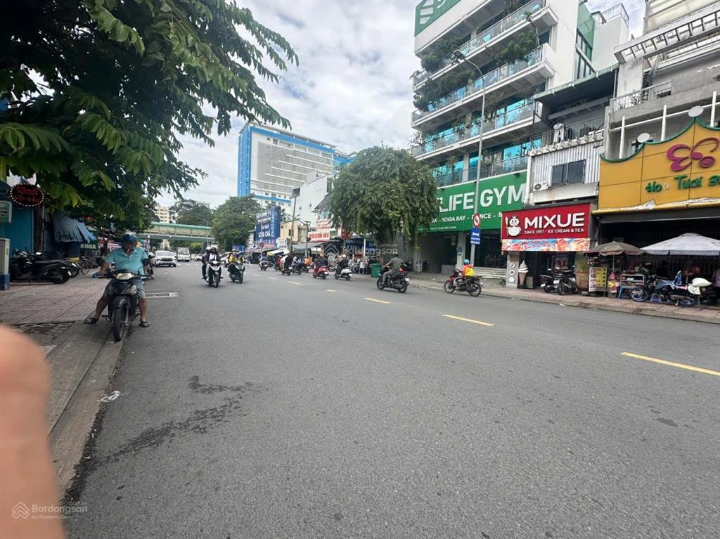 Thật 100% 5500m2 sàn tòa nhà hạng a công nhận 1100m2 20m x 60m. phan đăng lưu  đinh tiên hoàng