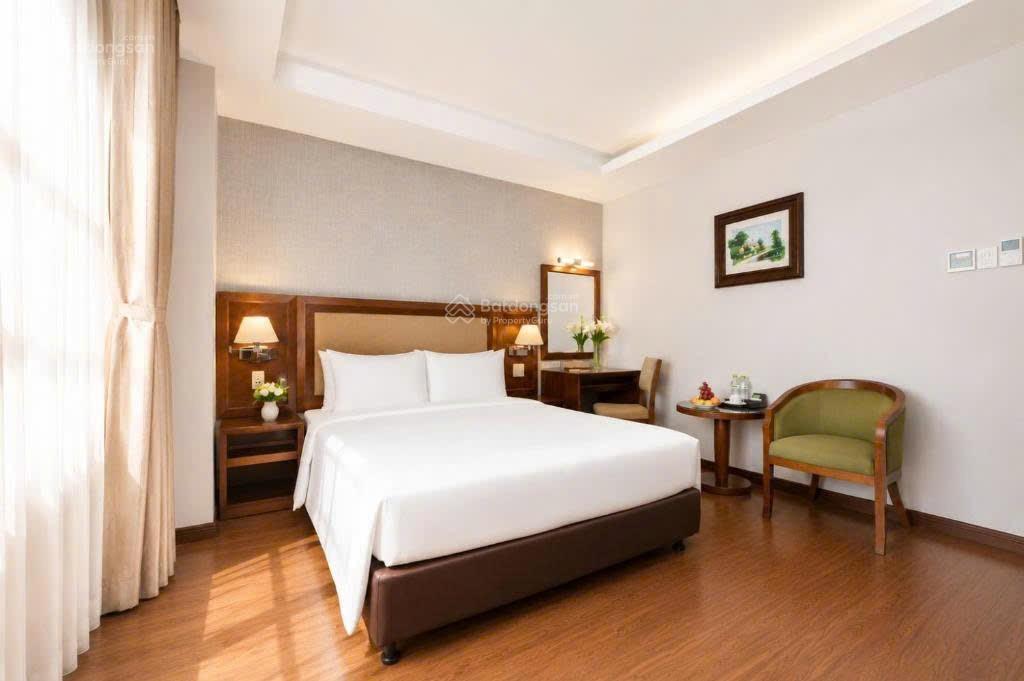 Tin thật 100% thu 700 triệu/tháng 50 phòng 8x30m mặt tiền khu đề thámtrần hưng đạo bến thành, q1