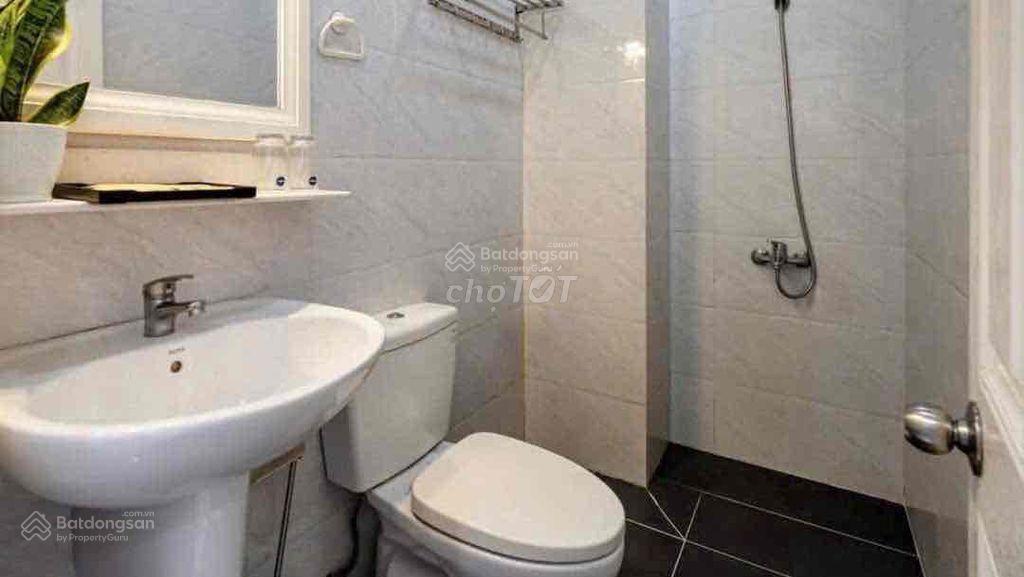 Thật 100% thuê khoán 700 triệu/tháng. 350 phòng. 640m2 (25x40m) hầm 8 lầu ngay vòng xoay lữ gia
