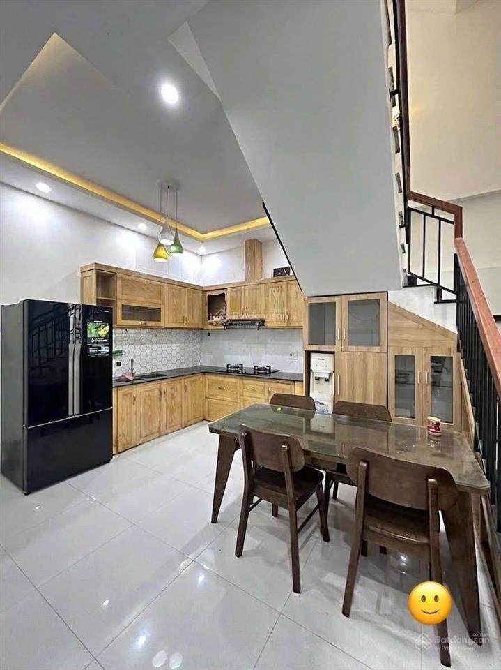 Cho thuê nhà 3 tầng x 110m2 đường cẩm chánh 5  hòa xuân, đà nẵng  17tr