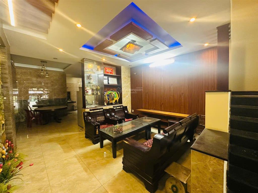Giá rẻ  cho thuê nhà 4 tầng mặt tiền nguyễn đình tựu, thanh khê, đường 10m5