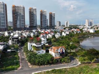 Rẻ nhất biệt thự góc 2mt ngay the sun avenue, đối diện ga metro, q2. kc hầm 3 lầu có sân vườn.