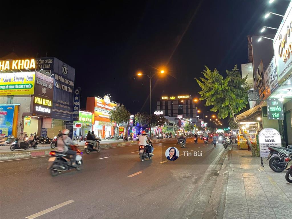 Ngộp & ngon ! nhà mt lê văn việt  cửa ngõ vinhome. dt 30tr/tháng. ctxd cao.nhanh nhanh ạ.