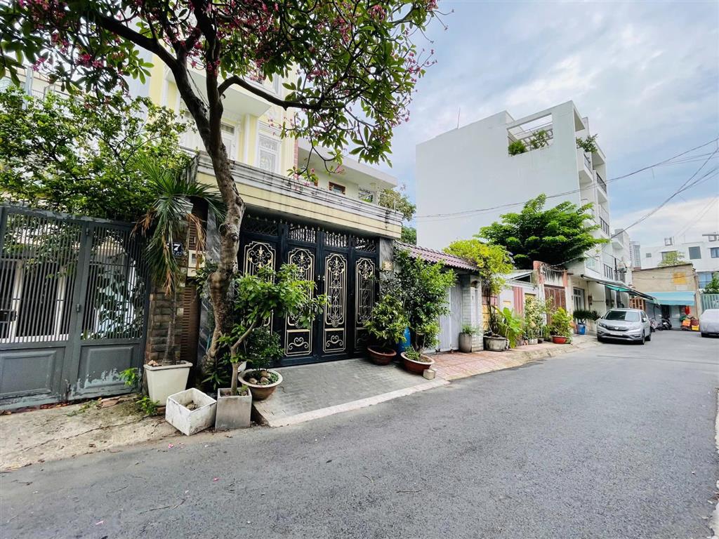 Đất hiếm ngang 5. ngay ks mia sài gòn  ga metro an phú. ctxd hầm 6 tầng.ở+khai thác cho thuê cao