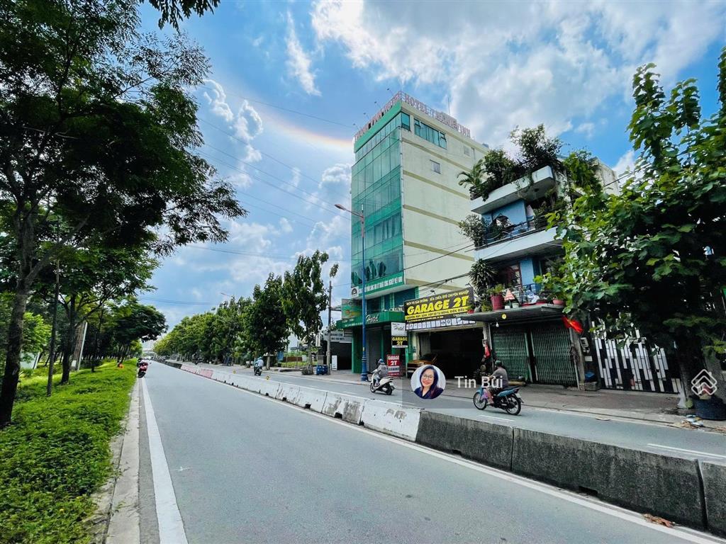 Ngộp, gồng hết nổi. bán khuôn đất góc 2 mặt tiền 1030m2 (33 x 29m) ngay võ nguyên giáp  ga metro.