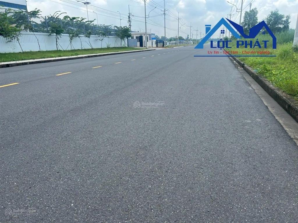 Bán đất xây dựng xưởng 30.000m2 giá chỉ 144,3 tỷ. kcn trảng bomđồng nai  0937 980 ***