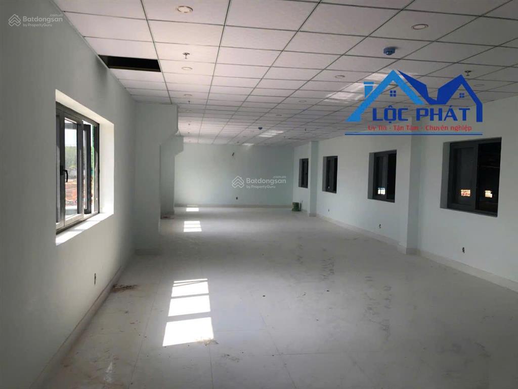 Cho thuê nhà xưởng 23.000m2 giá rẻ chỉ 1 tỷ 466 triệu, kcn đồng nai  0937 980 ***