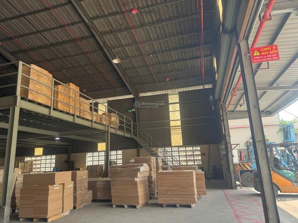 Cho thuê nhà xưởng 9.500m2 giá chỉ 570 triệu. trảng dàitp đồng nai  0937 980 ***