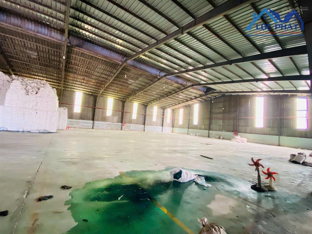 Cho thuê nhà xưởng 4.600m2 giá chỉ 160 triệu. phước tânđồng nai  0937 980 ***