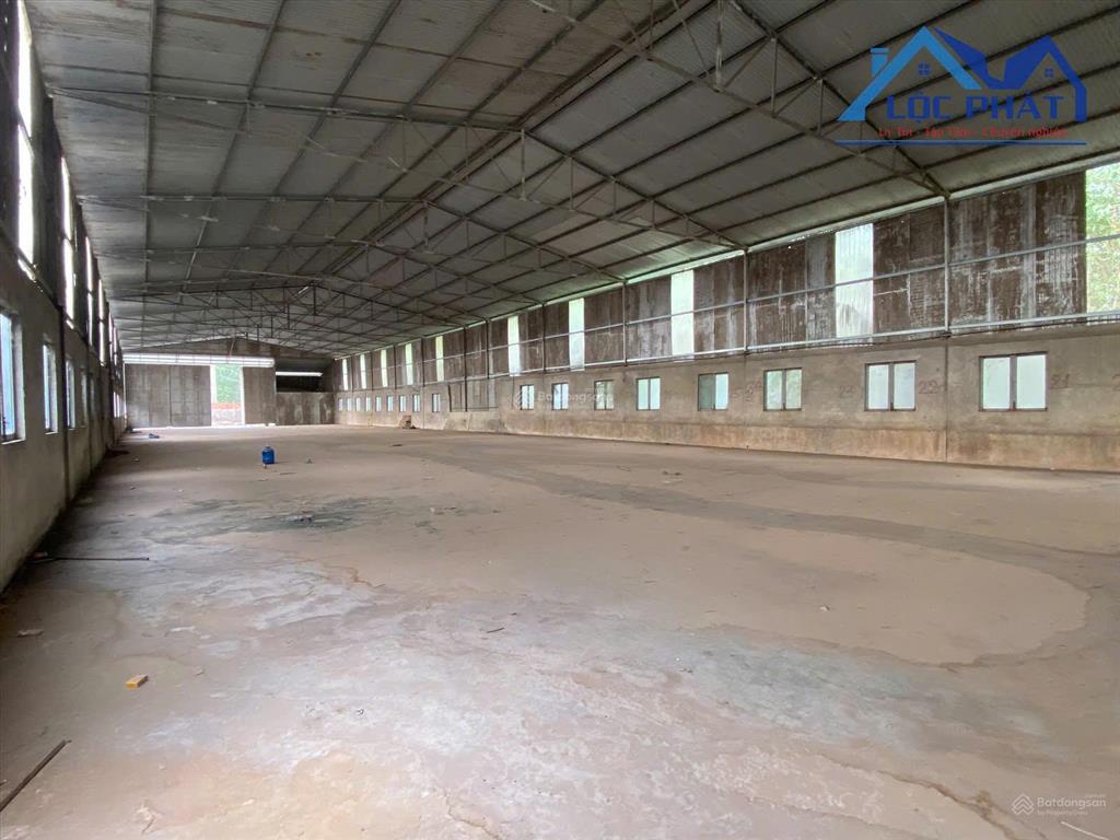 Cho thuê nhà xưởng 1.900m2 giá chỉ 40 triệu/tháng. trảng bom  đồng nai 0937 980 ***