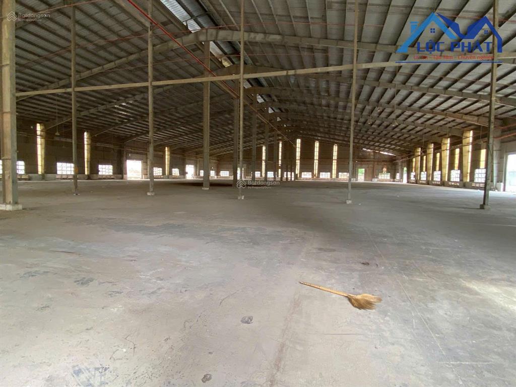 Cho thuê nhà xưởng 6.000m2 giá rẻ chỉ 200 triệu. trảng dài  đồng nai 0937 980 ***