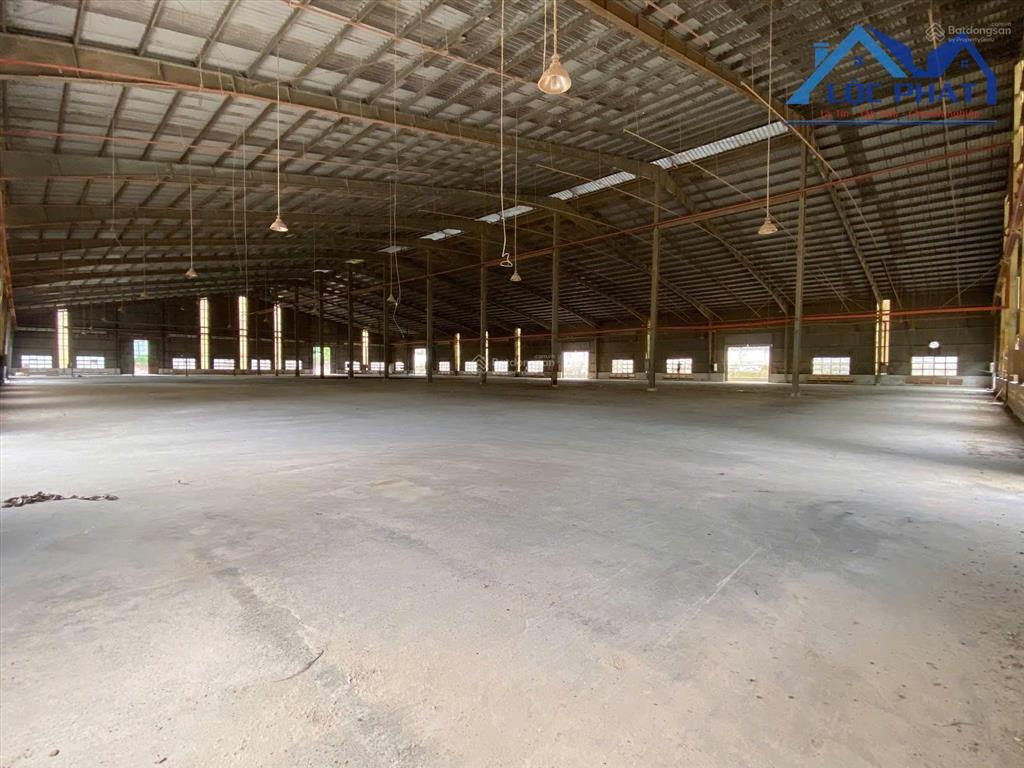 Cho thuê nhà xưởng 6.000m2 giá rẻ chỉ 200 triệu. trảng dài  đồng nai 0937 980 ***