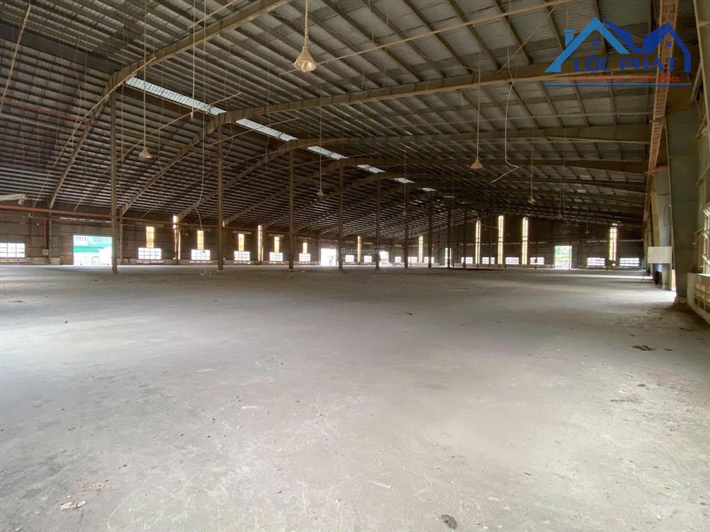 Cho thuê nhà xưởng 6.000m2 giá rẻ chỉ 200 triệu. trảng dài  đồng nai 0937 980 ***