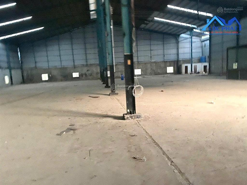 Cho thuê nhà xưởng giá chỉ 65 triệu dt 1.800m2. hố naitp đồng nai  0937 980 ***