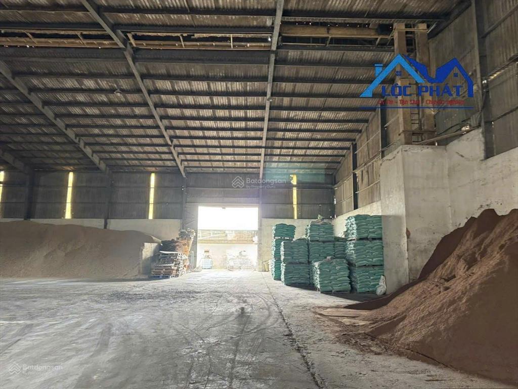 Cho thuê nhà xưởng 5.100m2 giá rẻ chỉ 280 triệu. trảng bom, đồng nai 0937 980 ***