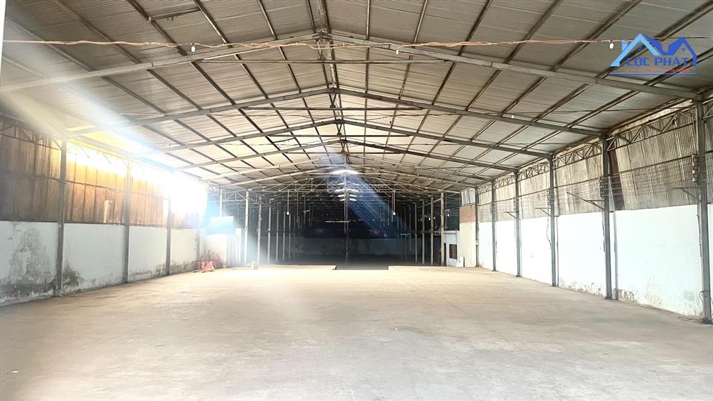Cho thuê nhà xưởng 3.200m2 giá rẻ chỉ 80 triệu. long bình  đồng nai, 0937 980 ***