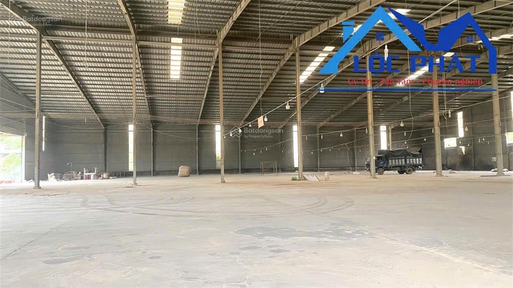 Cho thuê nhà xưởng 5.000m2 giá rẻ chỉ 200 triệu. hố nai 3  trảng bom  đồng nai 0937 980 ***