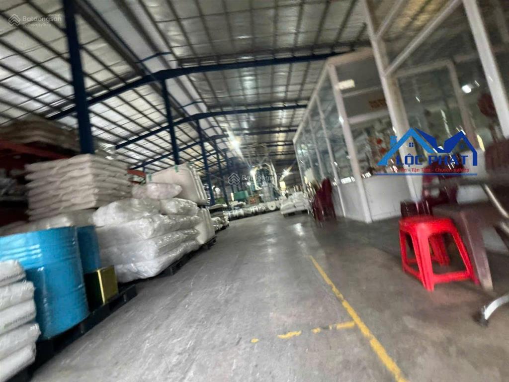 Cho thuê nhà xưởng 1.800m2 giá chỉ 196 triệu. kcn hố nai  trảng bom  tp đồng nai 0937 980 ***