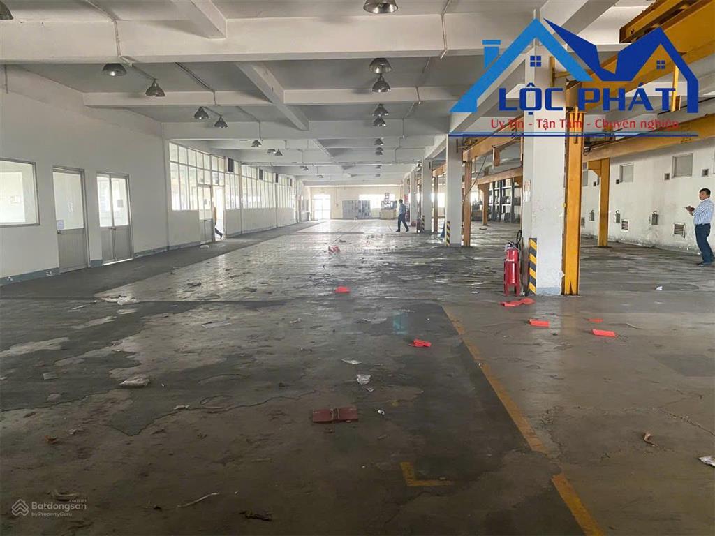 Cho thuê nhà xưởng 10.700m2 giá 1 tỷ 50 triệu. kcn biên hoà  tp đồng nai 0937 980 ***